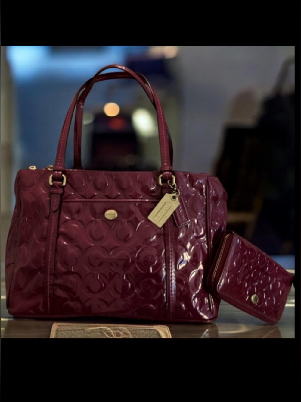 IN BEAUTIFUL CONDITION! COACH PEYTON OP ART JORDAN PATENT CARRYALL TOTE & WALLET